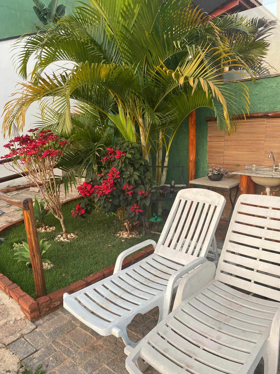 Casa de alto padrão com vista panorâmica no Horizonte Azul 2