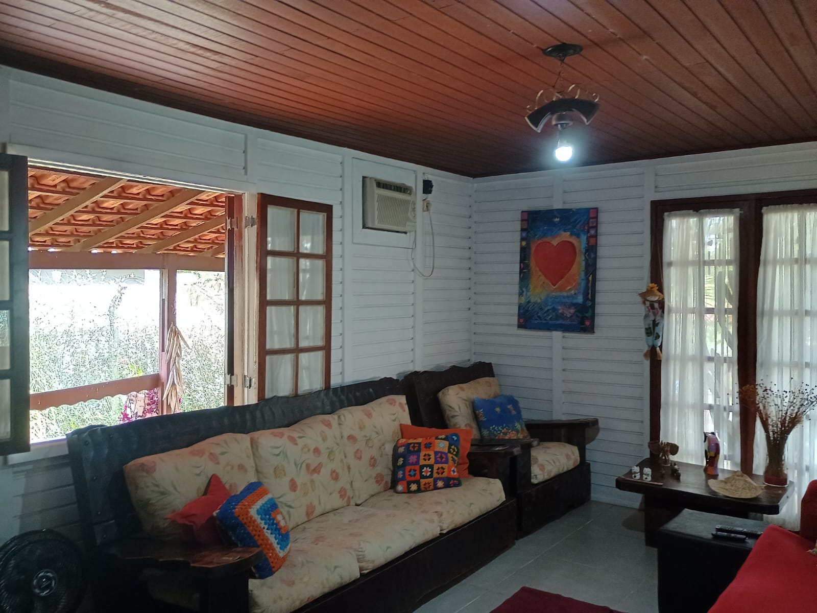 Casa em estilo rústica com piscina no São José do Ribeirão 