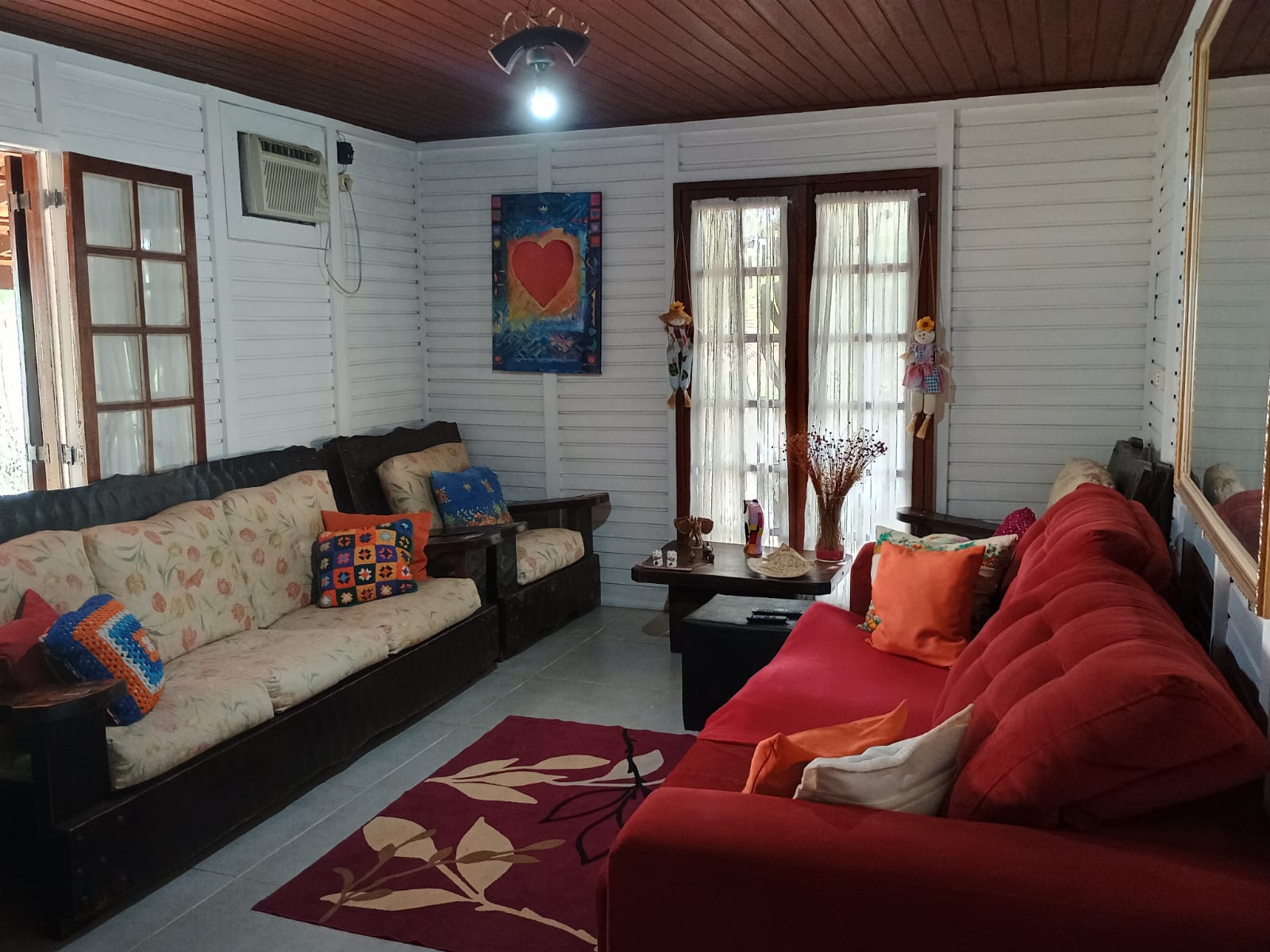 Casa em estilo rústica com piscina no São José do Ribeirão 