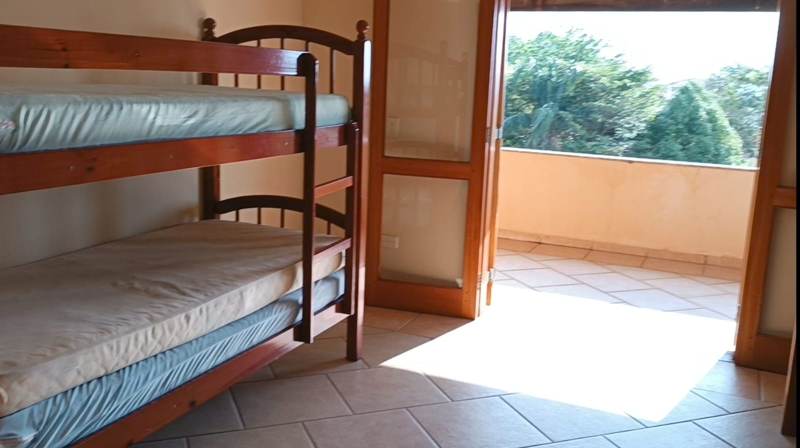 Casa de Campo com 3 dormitórios a Venda no Condomínio Cafezal 6