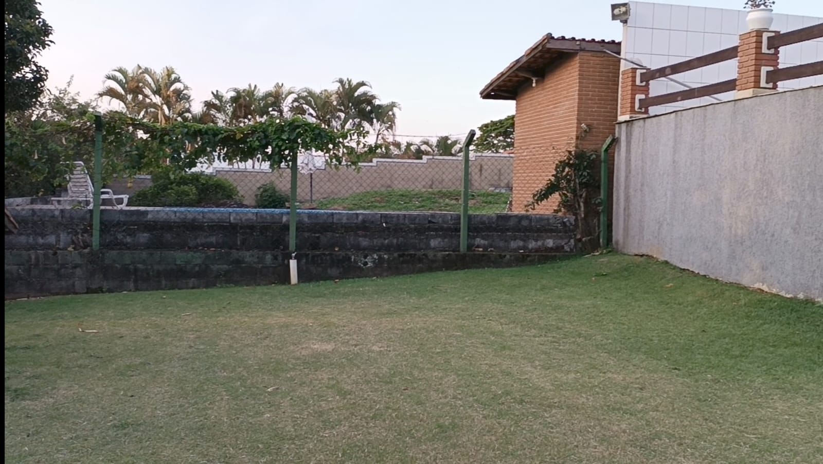 Casa de Campo com 3 dormitórios a Venda no Condomínio Cafezal 6