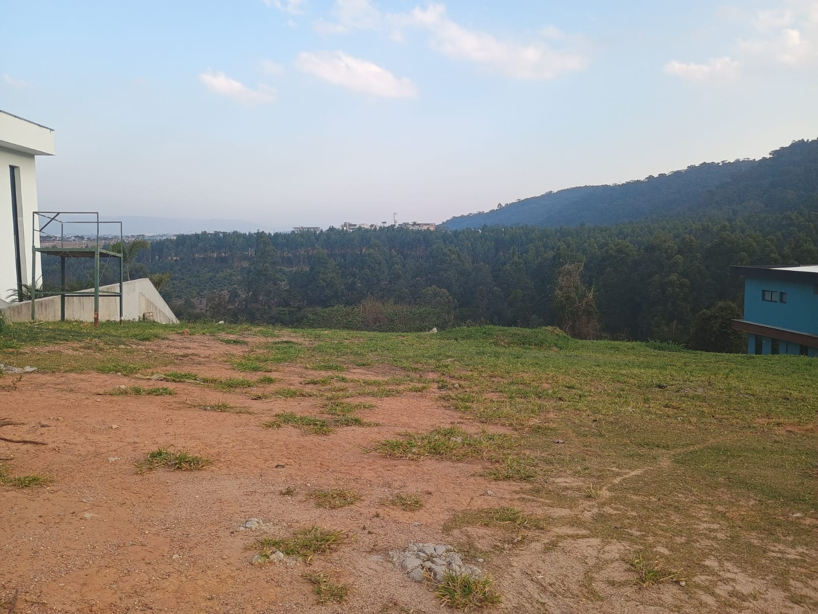 Terreno a Venda em Condomínio de Alto Padrão 