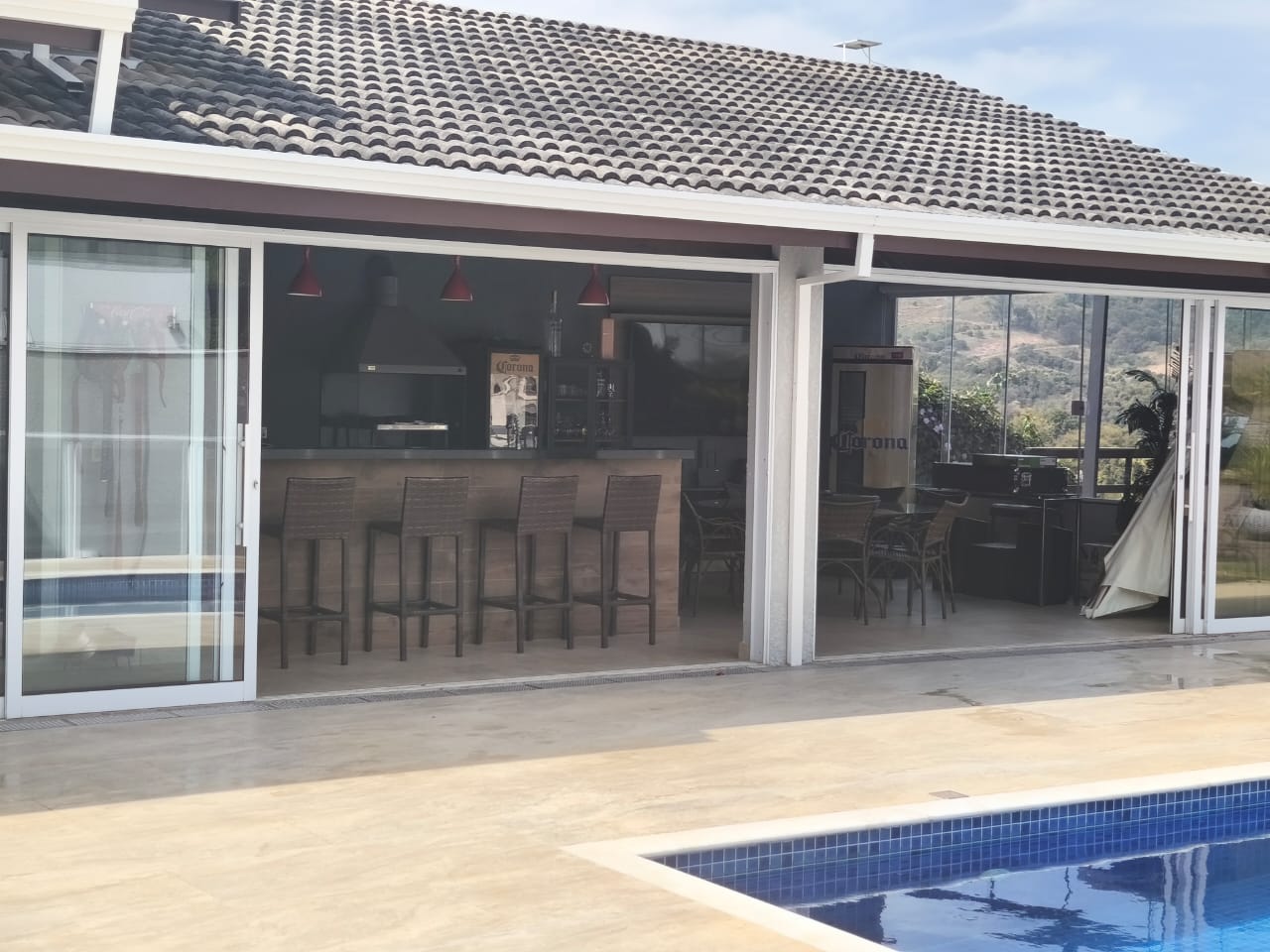 Casa com 3 Suítes e Piscina a Venda no Condomínio Horizonte Azul 2