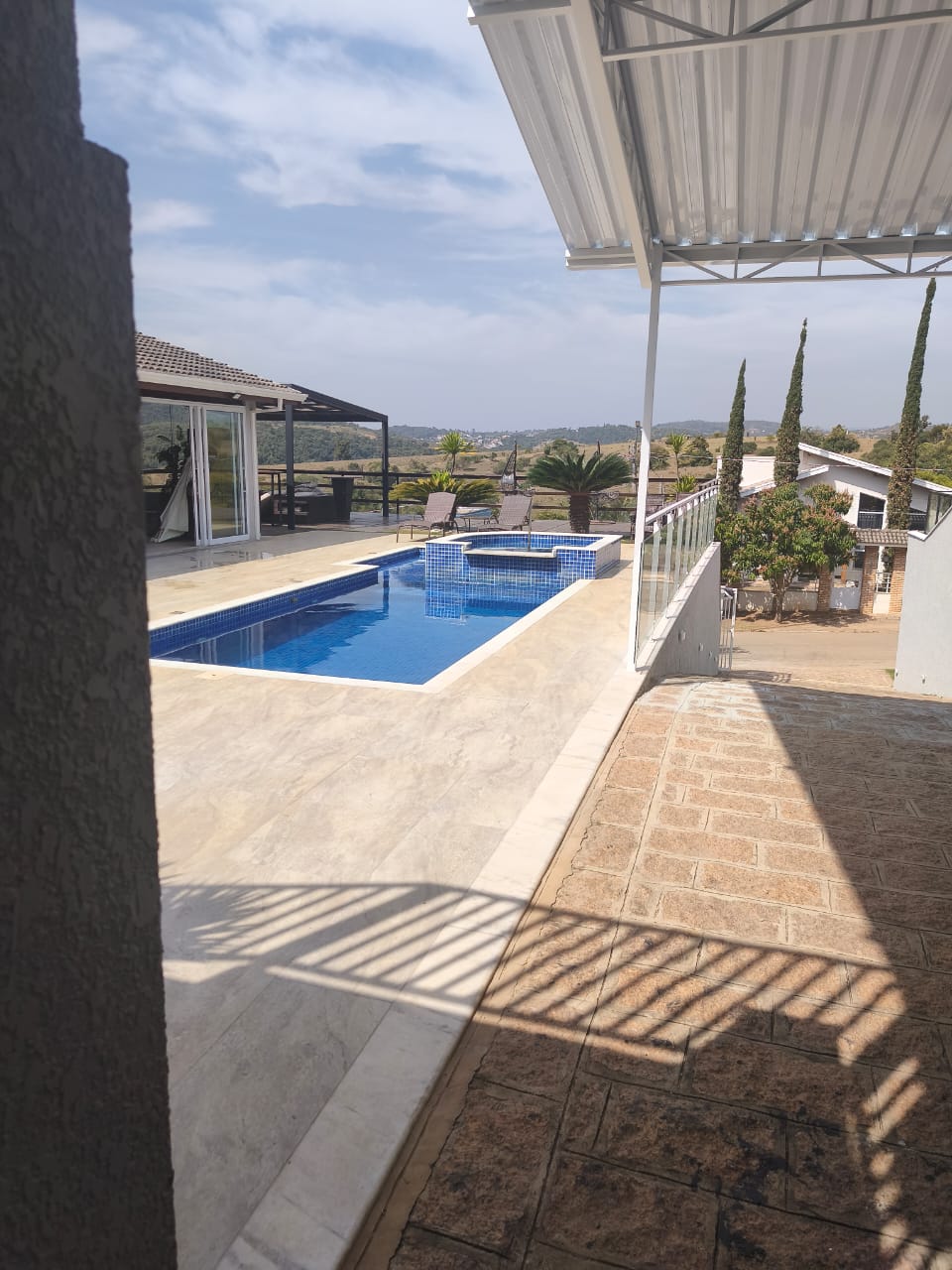 Casa com 3 Suítes e Piscina a Venda no Condomínio Horizonte Azul 2
