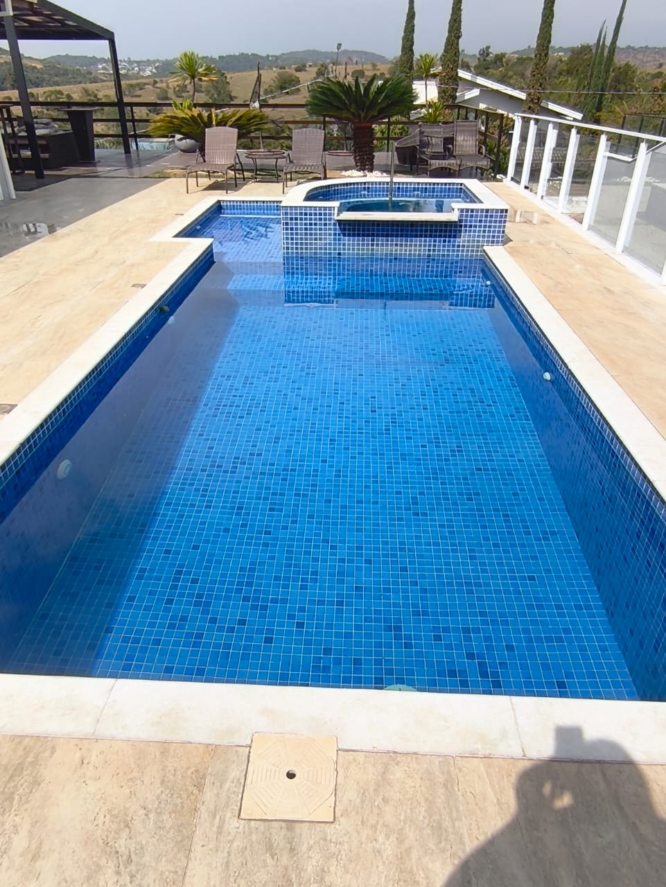 Casa com 3 Suítes e Piscina a Venda no Condomínio Horizonte Azul 2