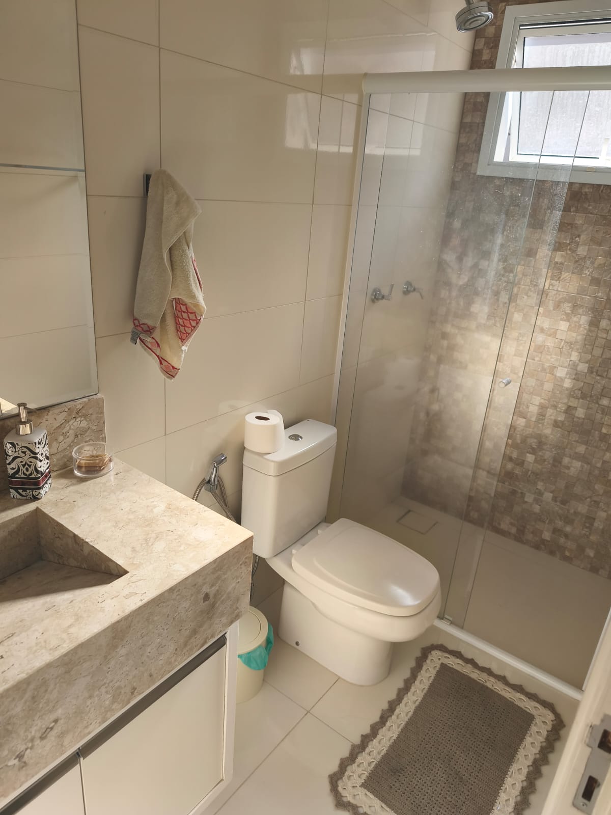 Casa com 3 Suítes e Piscina a Venda no Condomínio Horizonte Azul 2