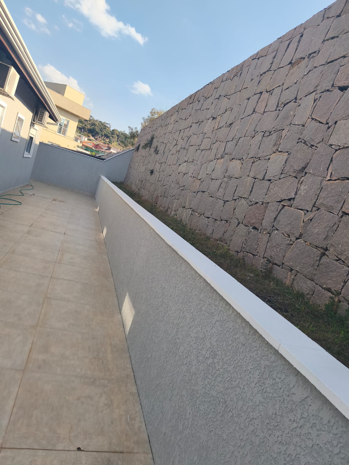 Casa com 3 Suítes e Piscina a Venda no Condomínio Horizonte Azul 2
