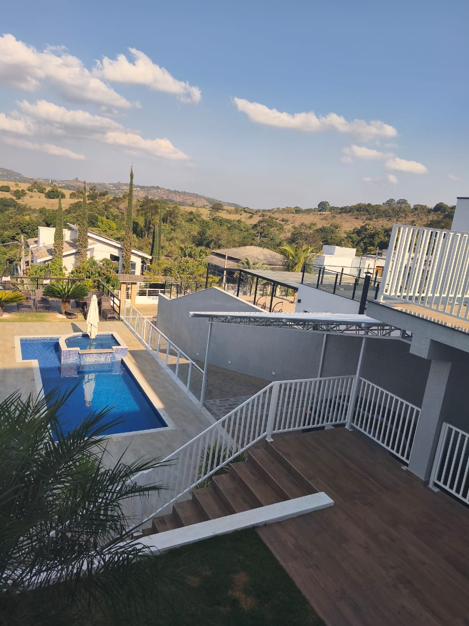 Casa com 3 Suítes e Piscina a Venda no Condomínio Horizonte Azul 2