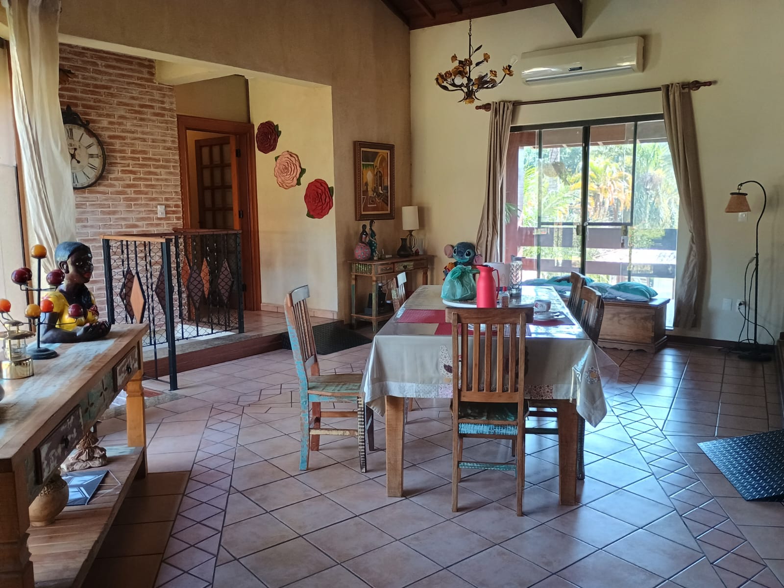 Casa de Alto Padrão a Venda no Condomínio Village Águas de Santa Elisa 