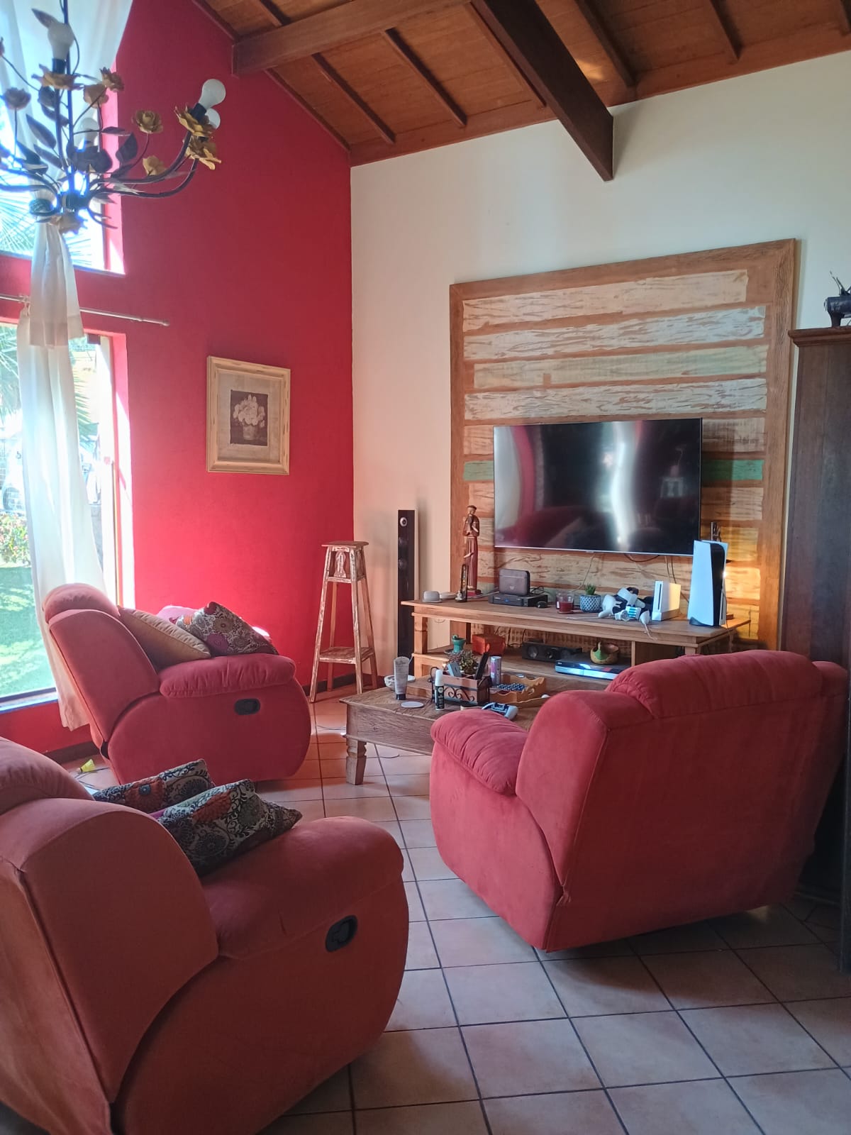 Casa de Alto Padrão a Venda no Condomínio Village Águas de Santa Elisa 