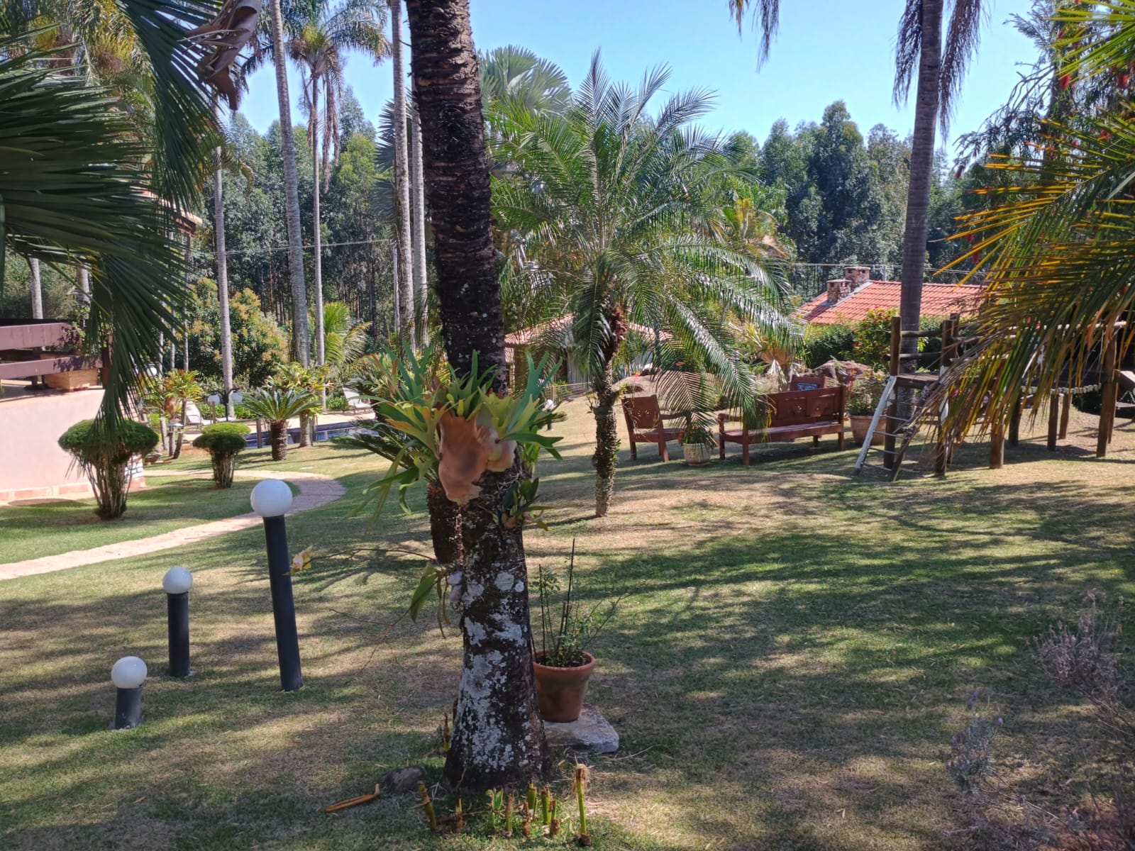Casa de Alto Padrão a Venda no Condomínio Village Águas de Santa Elisa 