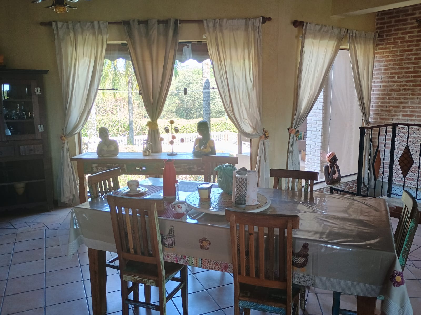 Casa de Alto Padrão a Venda no Condomínio Village Águas de Santa Elisa 
