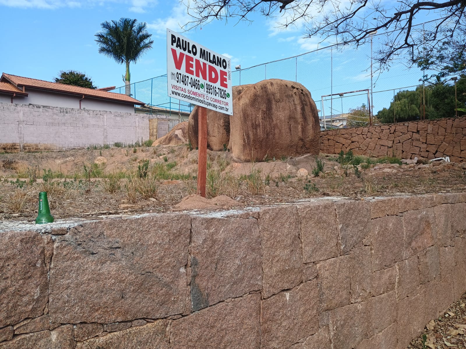 Terreno a Venda no Condomínio Horizonte Azul 1 em Itupeva-SP
