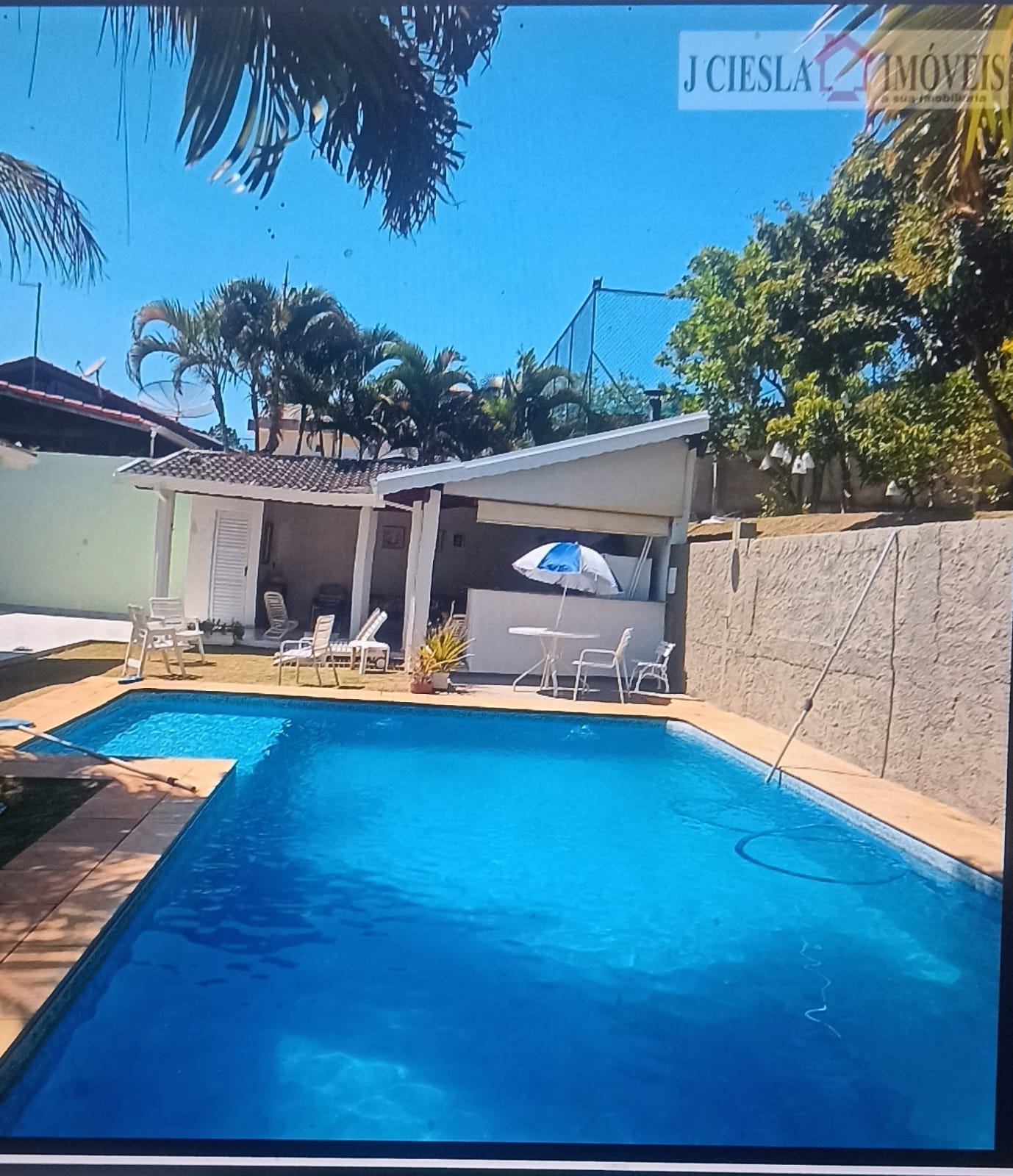 Casa Térrea com 3 suítes a venda no Condomínio Jardim do Ribeirão II