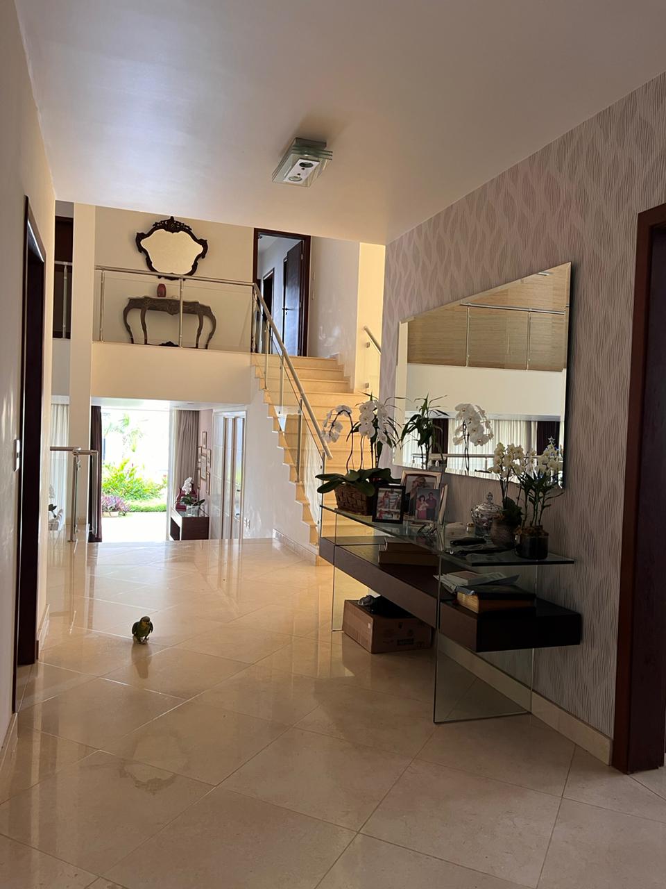 Casa de alto Padrão com 3 suítes e área de lazer a venda no Residencial dos Lagos