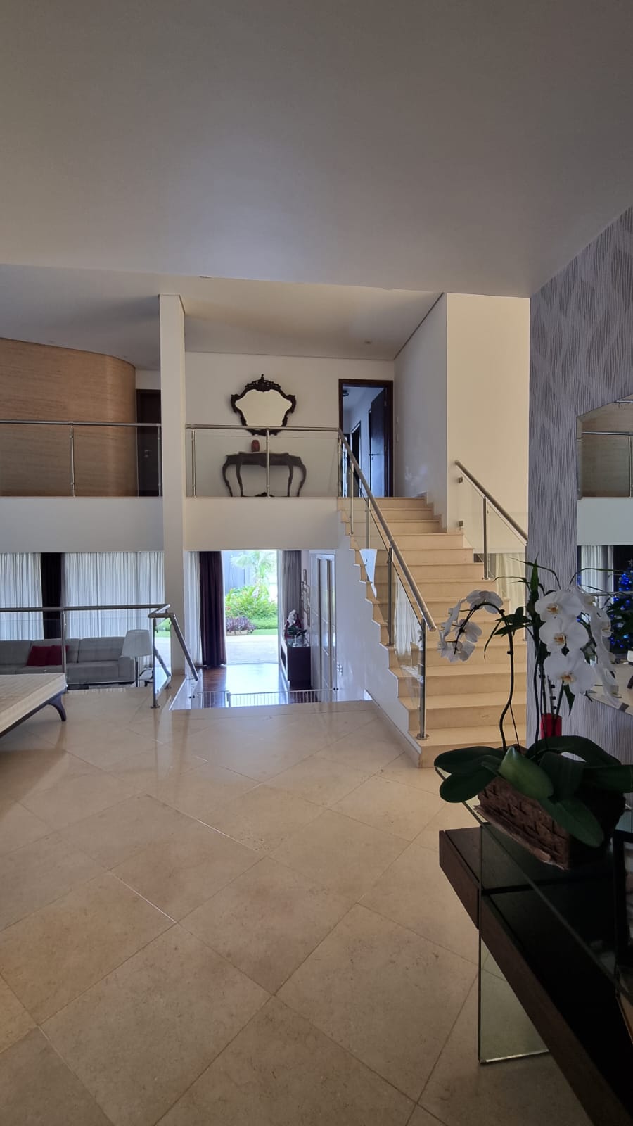 Casa de alto Padrão com 3 suítes e área de lazer a venda no Residencial dos Lagos