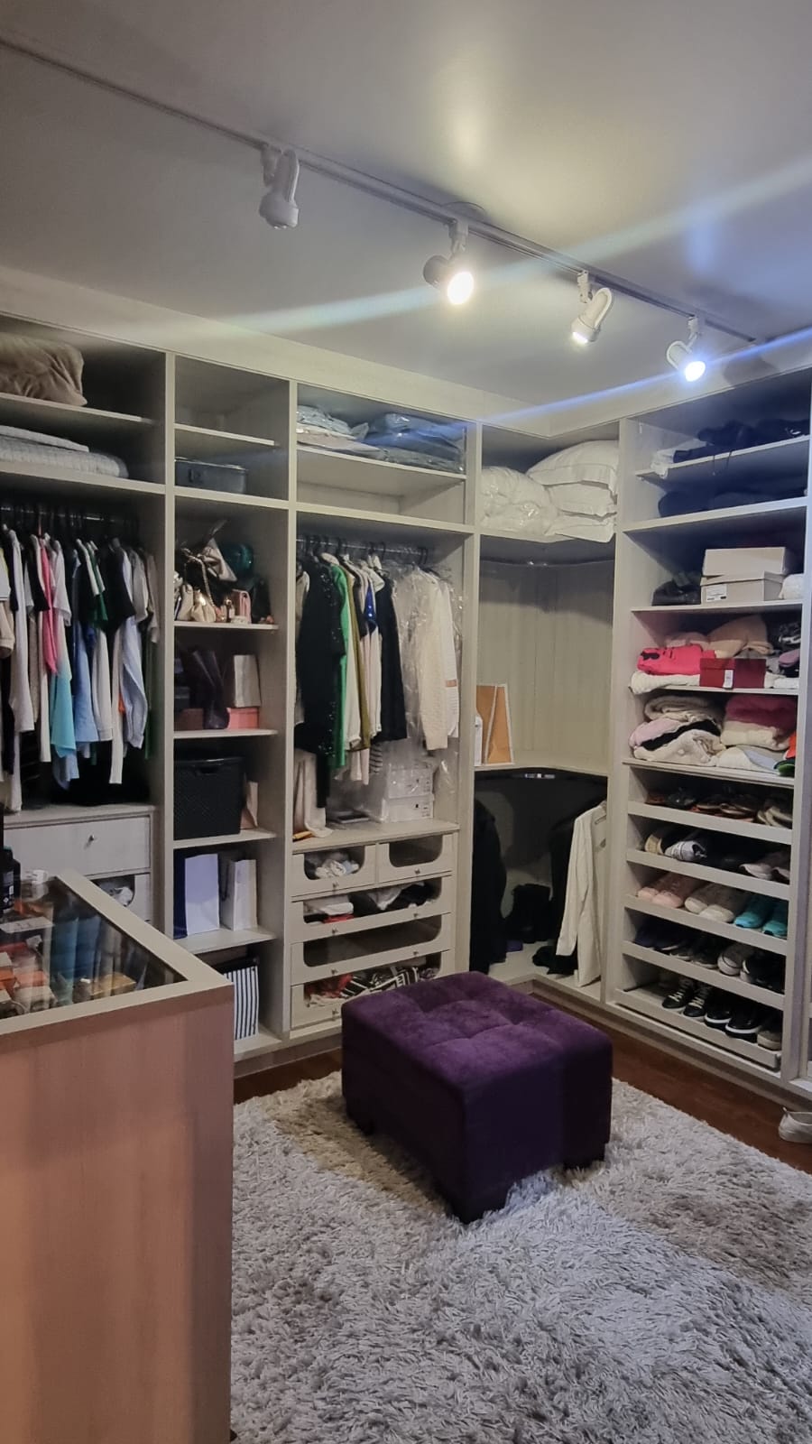 Casa de alto Padrão com 3 suítes e área de lazer a venda no Residencial dos Lagos