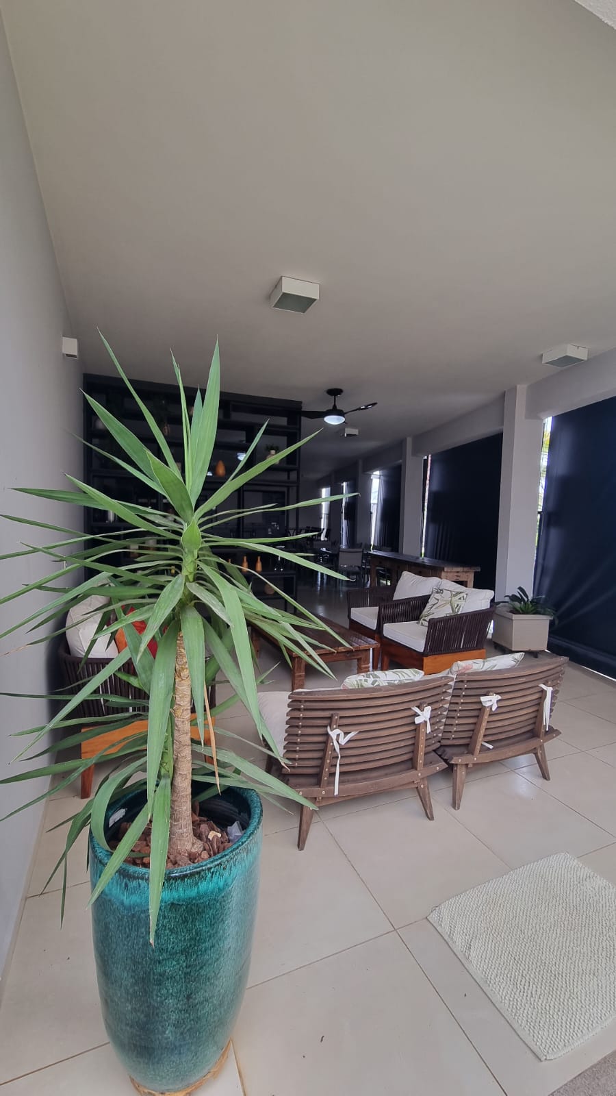 Casa de alto Padrão com 3 suítes e área de lazer a venda no Residencial dos Lagos