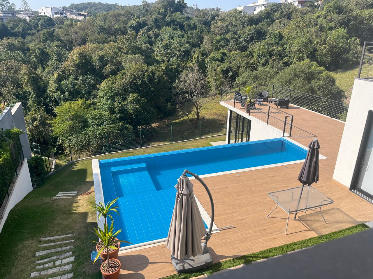 Casa de Alto Padrão a Venda no Condomínio Parque dos Resedás  