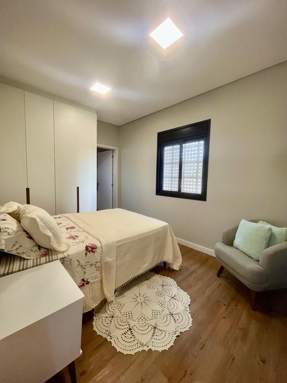 Casa de Alto Padrão a Venda no Condomínio Parque dos Resedás  