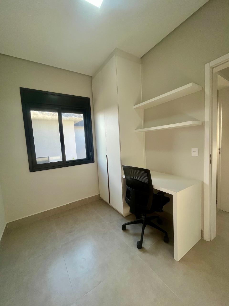 Casa de Alto Padrão a Venda no Condomínio Parque dos Resedás  