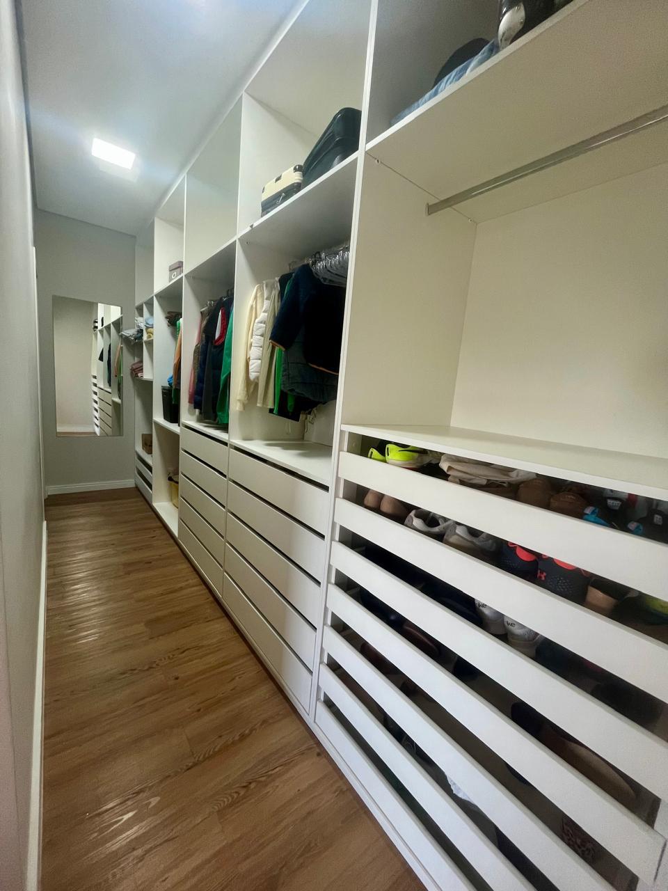 Casa de Alto Padrão a Venda no Condomínio Parque dos Resedás  