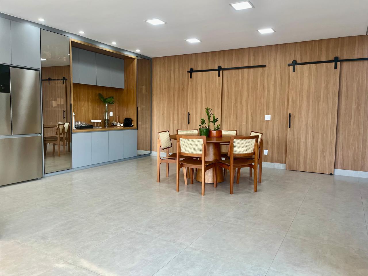 Casa de Alto Padrão a Venda no Condomínio Parque dos Resedás  