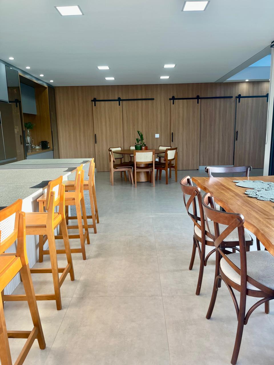 Casa de Alto Padrão a Venda no Condomínio Parque dos Resedás  