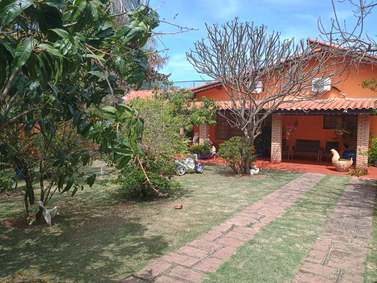 Casa 5 Dormitórios a Venda no Condomínio Horizonte Azul 1