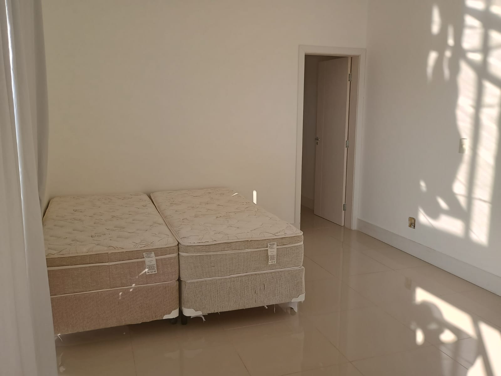 Sobrado  com 4 suítes a Venda no Horizonte Azul 2 em Itupeva 