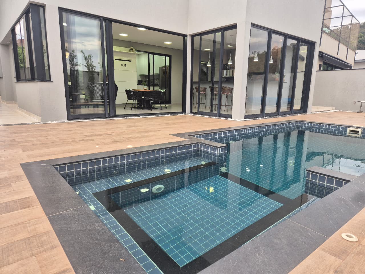 Sobrado 4 Suítes e Piscina Condomínio  Ibi Aram 2