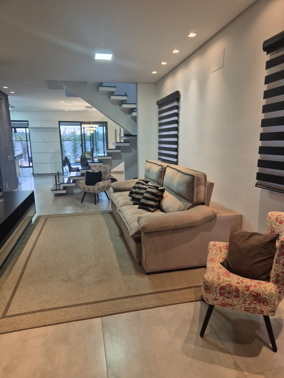 Sobrado 4 Suítes e Piscina Condomínio  Ibi Aram 2