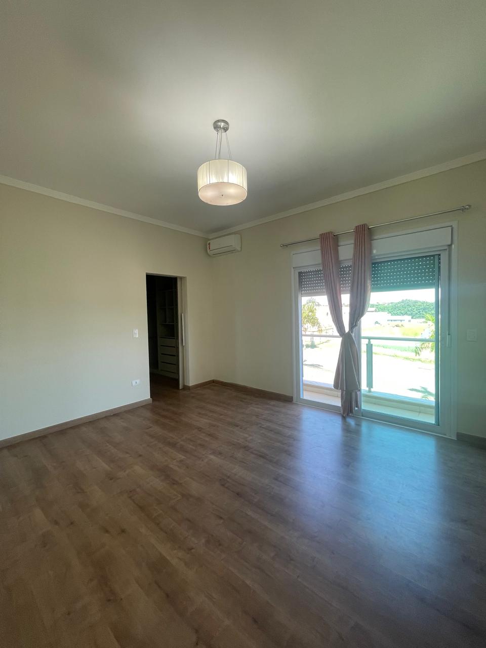 Casa 5 Suítes, Piscina e Espaço Gourmet à Venda no Condomínio Vida Real 