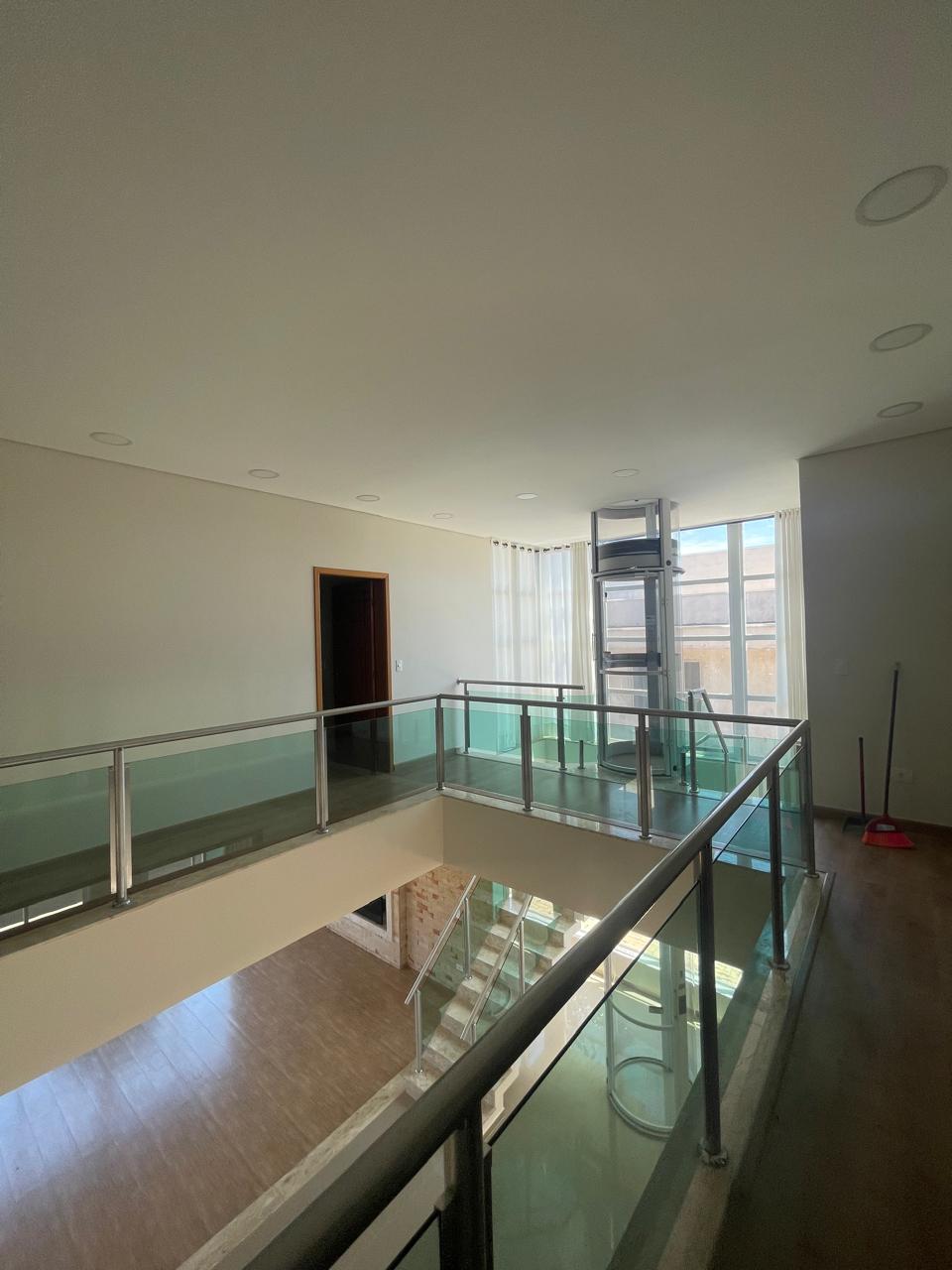 Casa 5 Suítes, Piscina e Espaço Gourmet à Venda no Condomínio Vida Real 