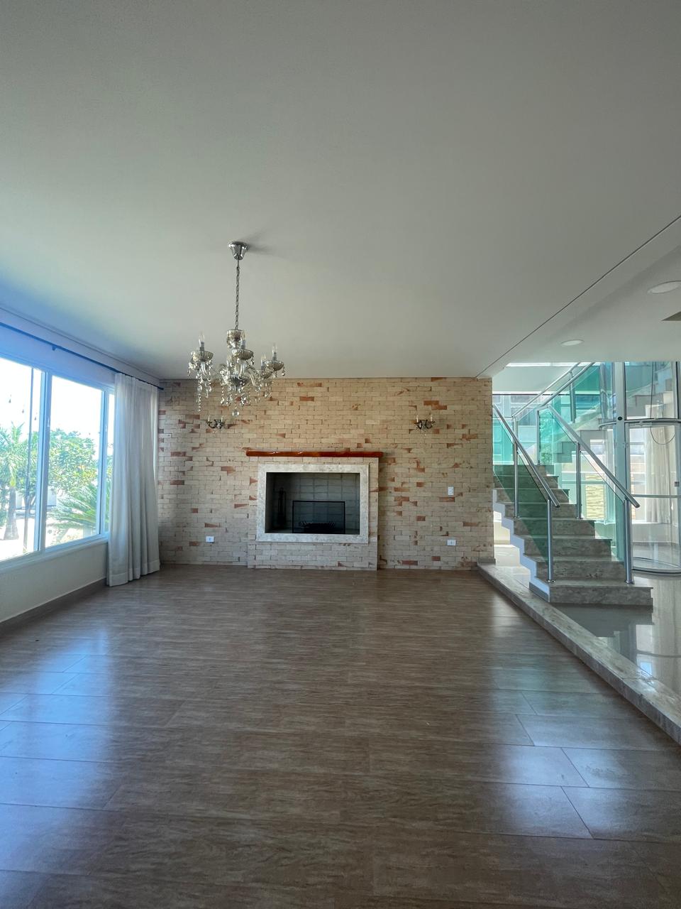 Casa 5 Suítes, Piscina e Espaço Gourmet à Venda no Condomínio Vida Real 