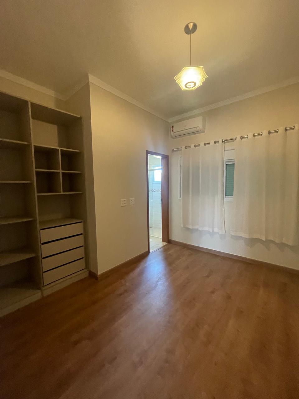 Casa 5 Suítes, Piscina e Espaço Gourmet à Venda no Condomínio Vida Real 