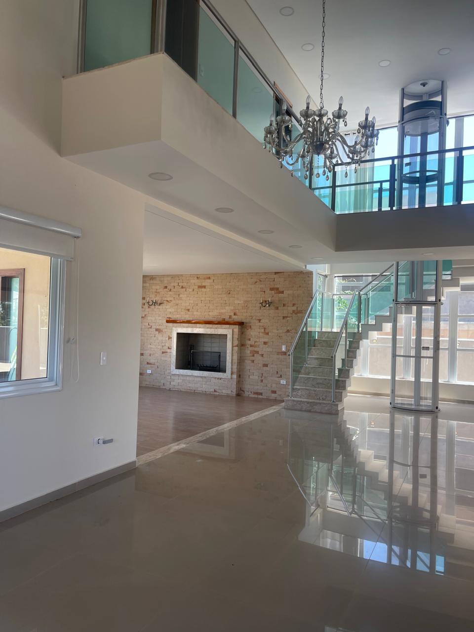 Casa 5 Suítes, Piscina e Espaço Gourmet à Venda no Condomínio Vida Real 