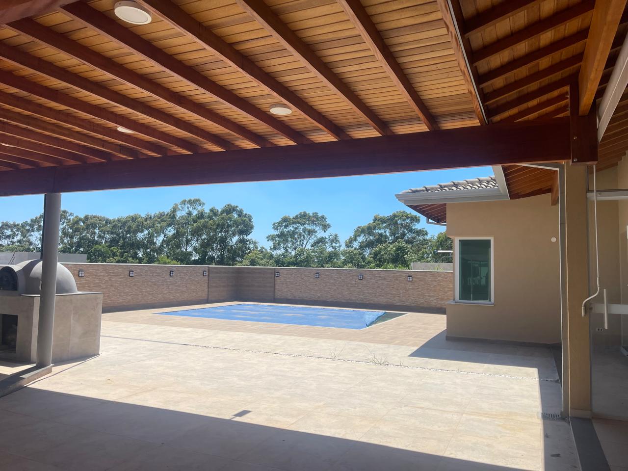 Casa 5 Suítes, Piscina e Espaço Gourmet à Venda no Condomínio Vida Real 