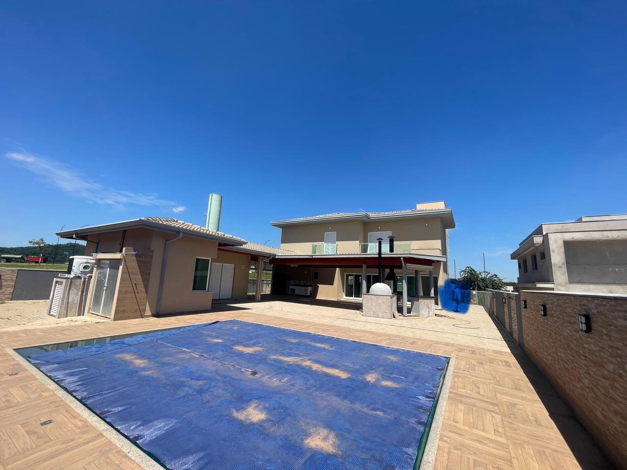 Casa 5 Suítes, Piscina e Espaço Gourmet à Venda no Condomínio Vida Real 