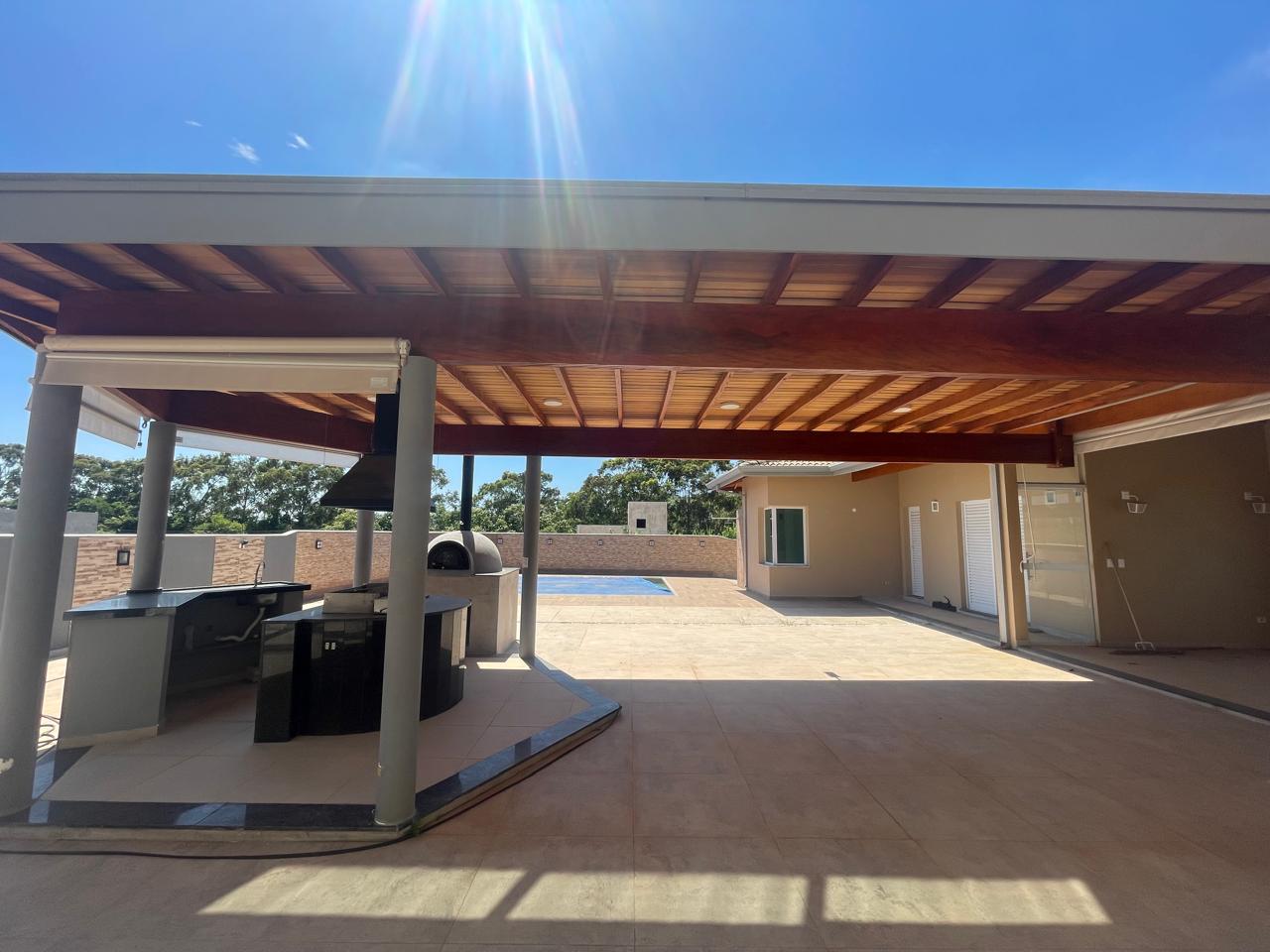 Casa 5 Suítes, Piscina e Espaço Gourmet à Venda no Condomínio Vida Real 