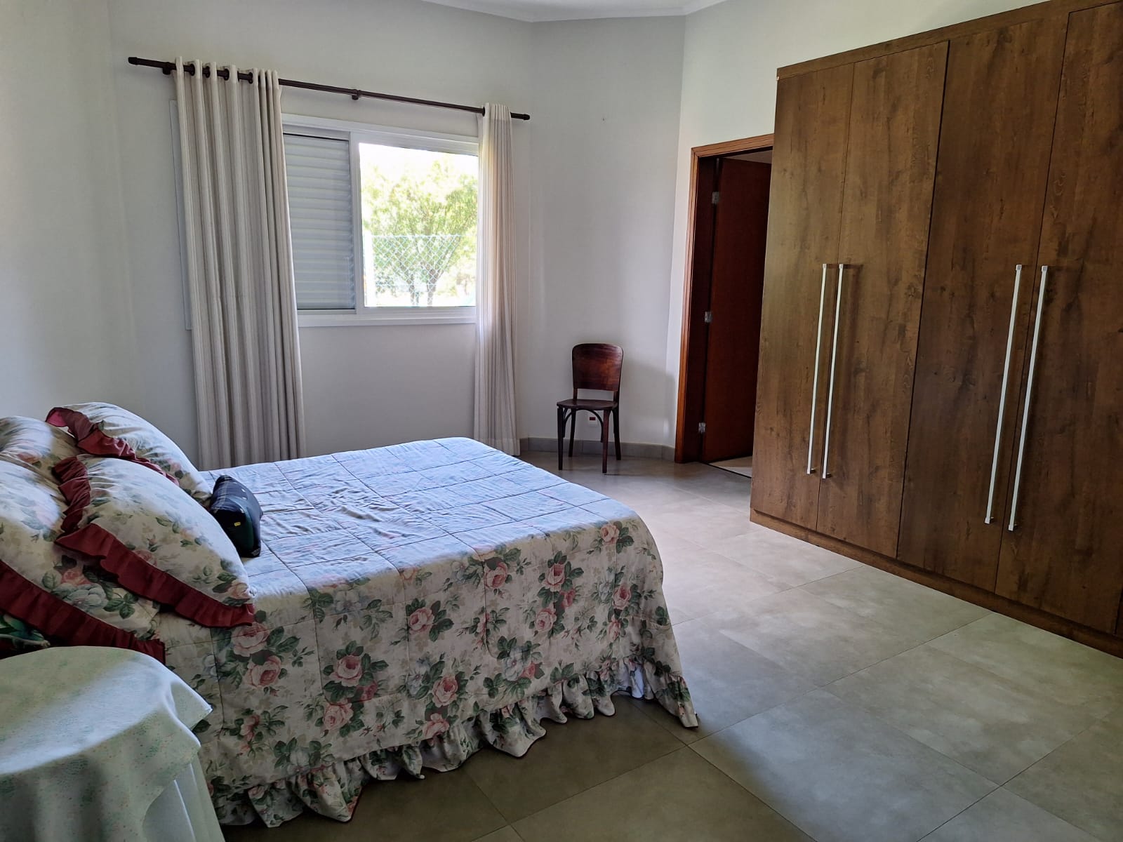 Casa Térrea com 4 suítes e piscina a Venda no Condomínio Horizonte Azul 