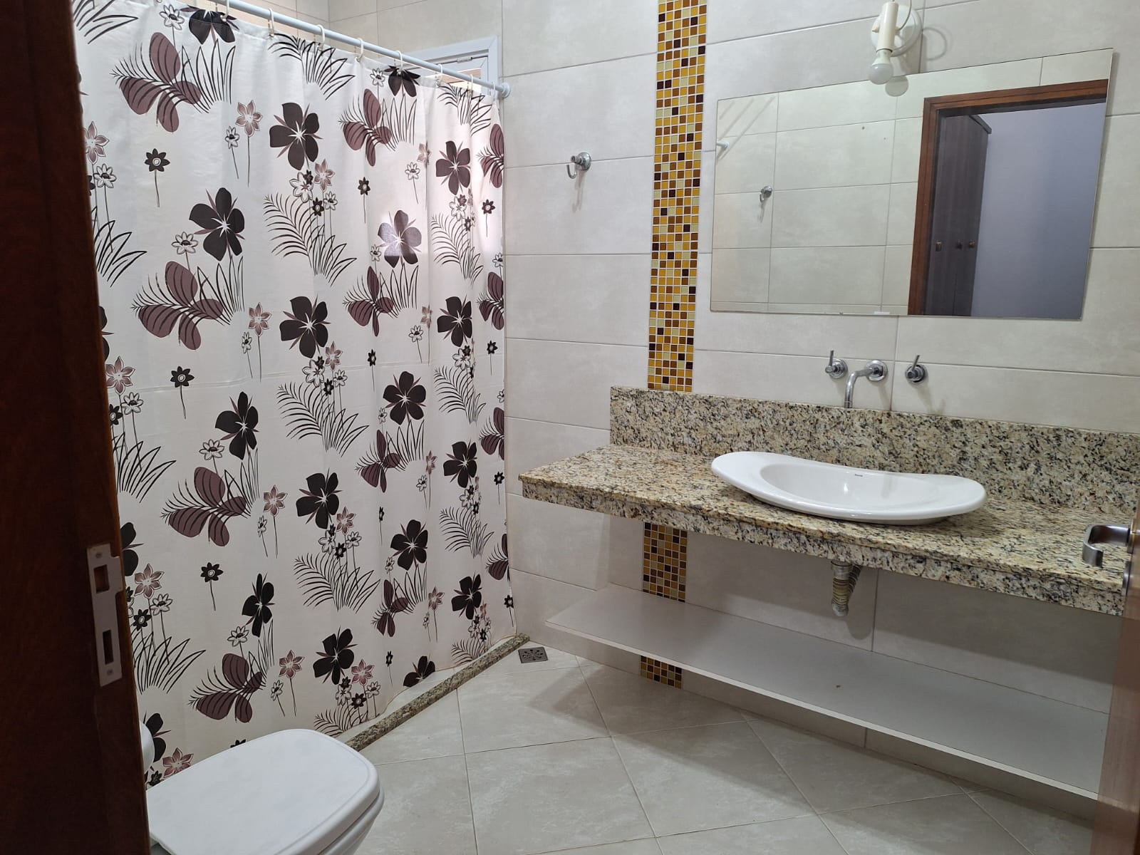 Casa Térrea com 4 suítes e piscina a Venda no Condomínio Horizonte Azul 