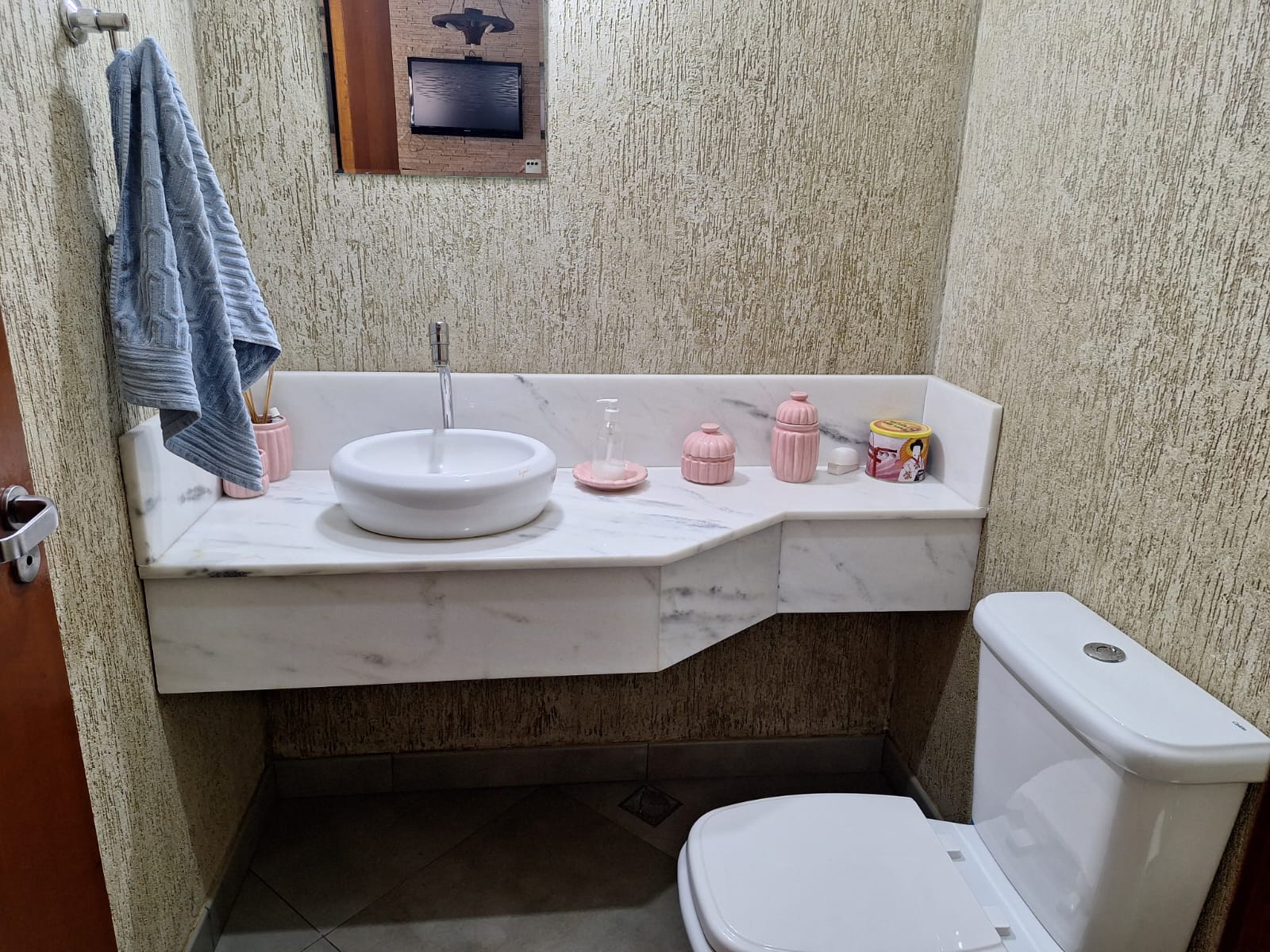 Casa Térrea com 4 suítes e piscina a Venda no Condomínio Horizonte Azul 