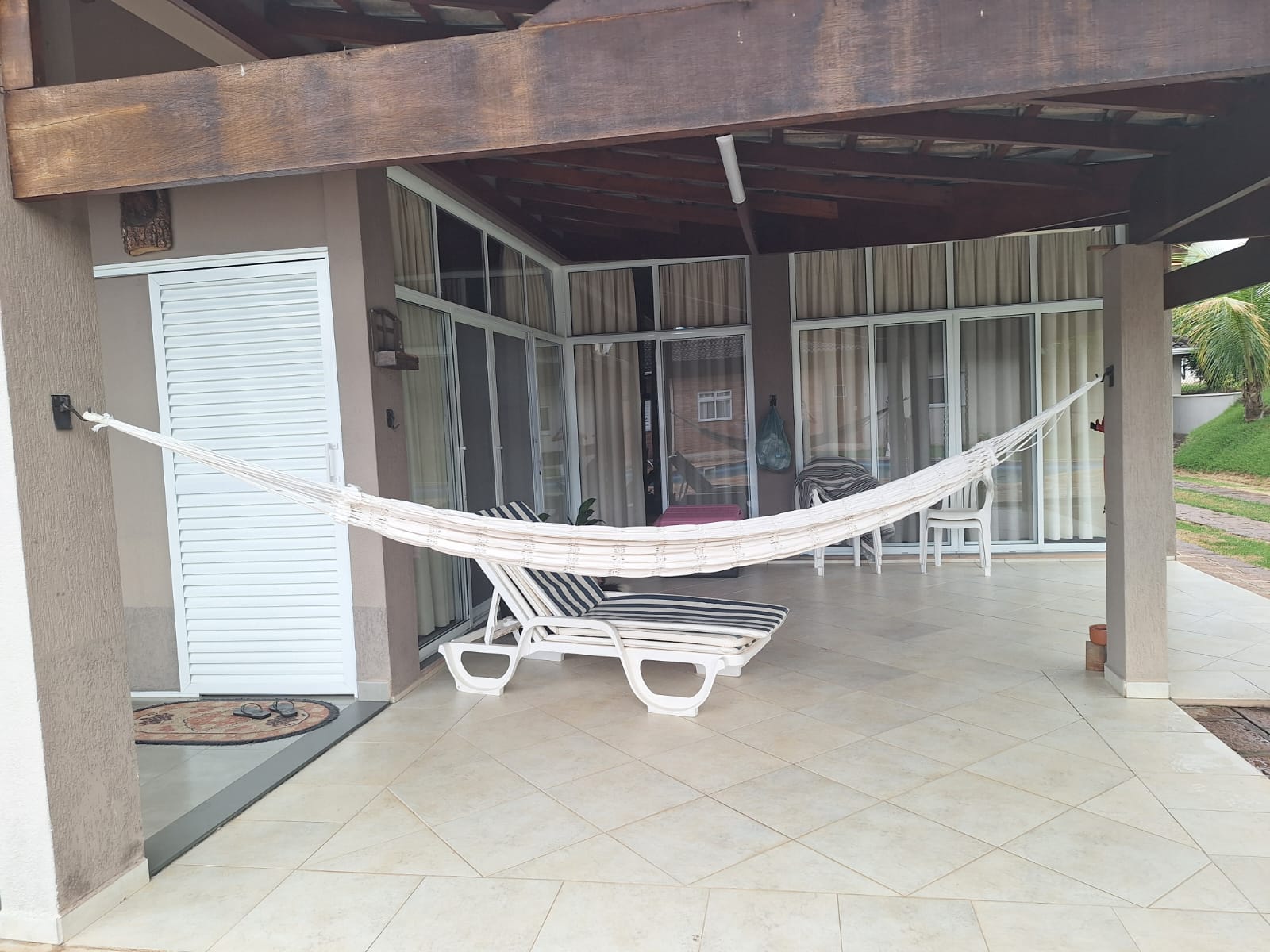 Casa Térrea com 4 suítes e piscina a Venda no Condomínio Horizonte Azul 
