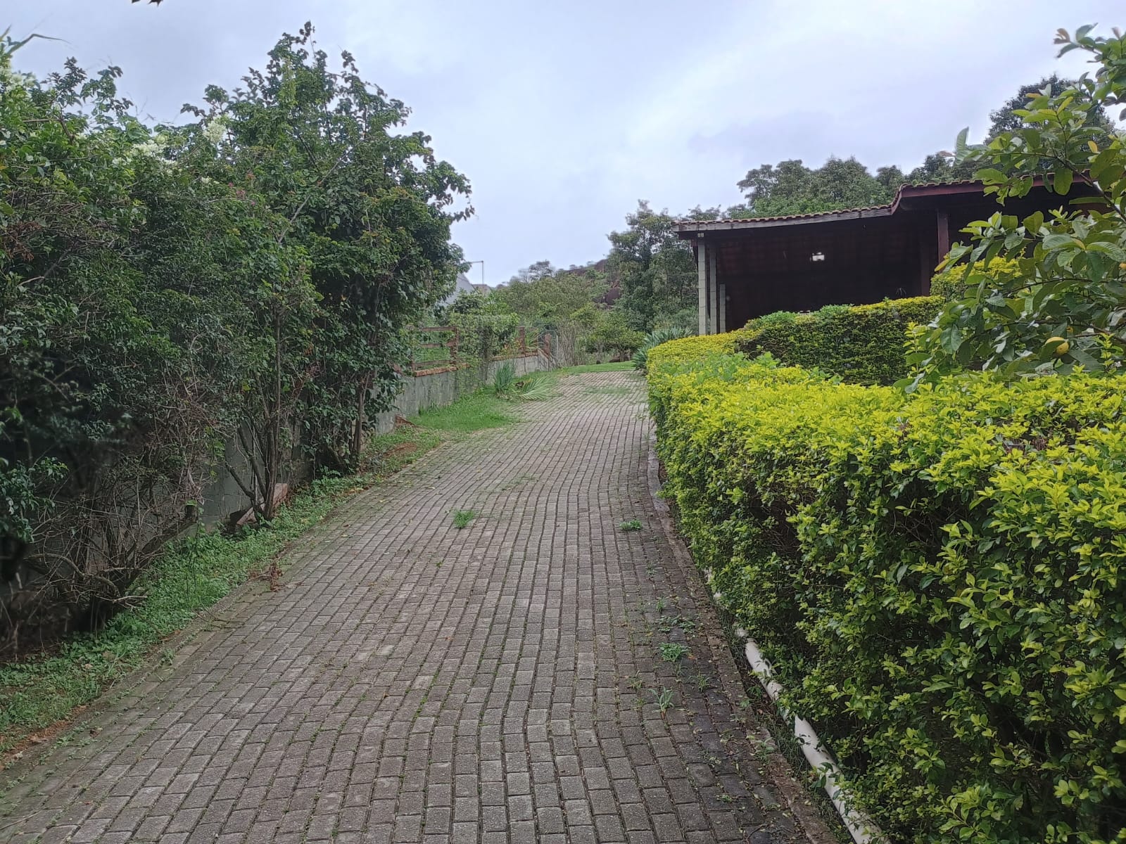 Encantadora Casa de Campo à Venda no Condomínio Cafezal 5 - Itupeva