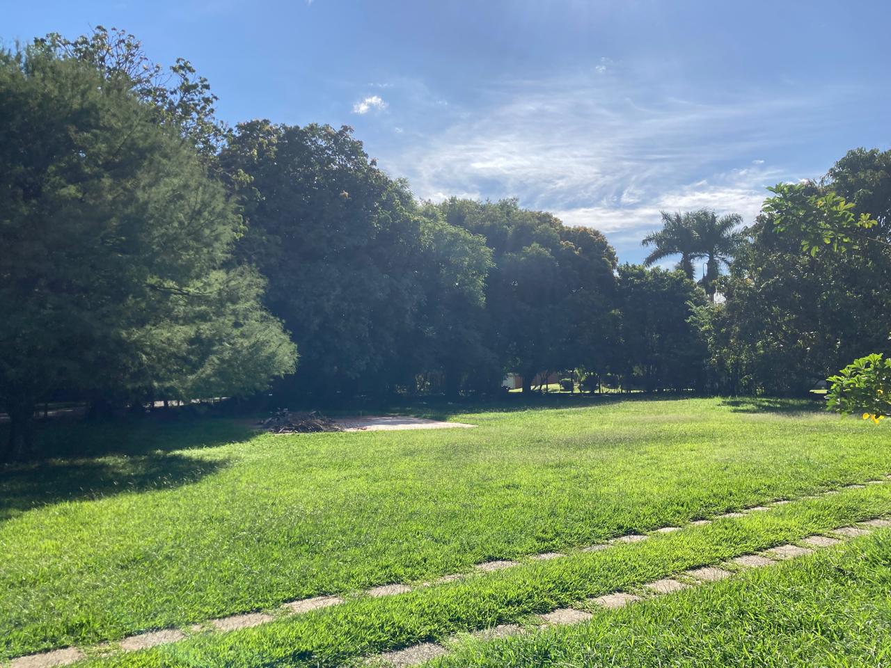 Excelente Lote de 2200 m² a Venda no Vale das Laranjeiras em Indaiatuba. 