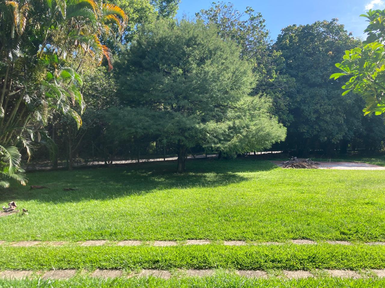 Excelente Lote de 2200 m² a Venda no Vale das Laranjeiras em Indaiatuba. 