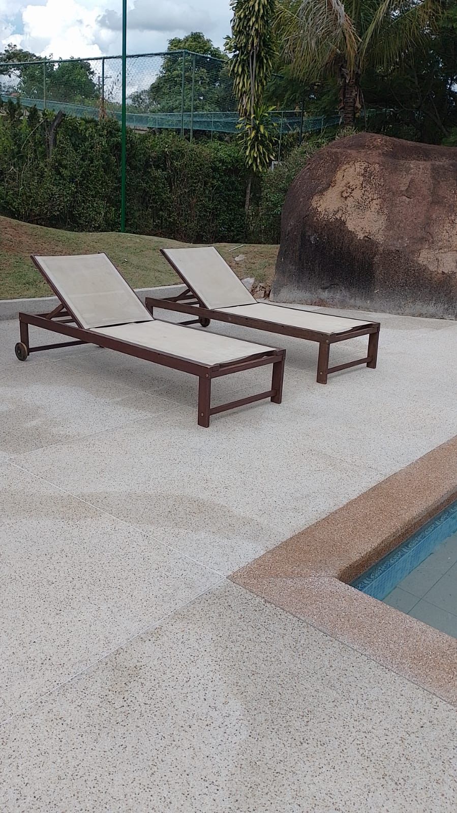 Linda Casa de Campo  3 Suítes à Venda no Condomínio Jardim do Ribeirão II