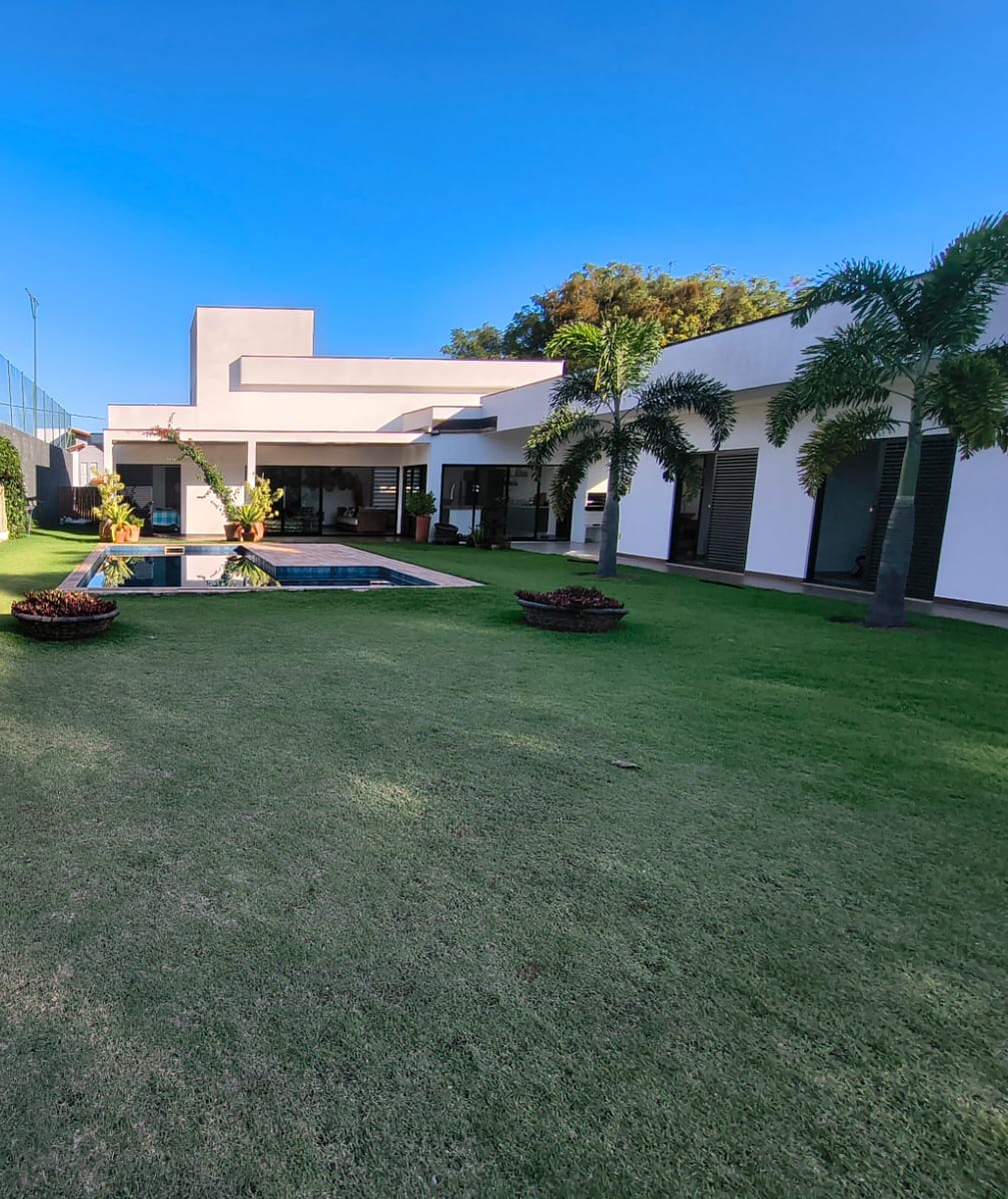 Maravilhosa Casa Térrea 5 Suítes à venda no Condomínio Horizonte Azul 1