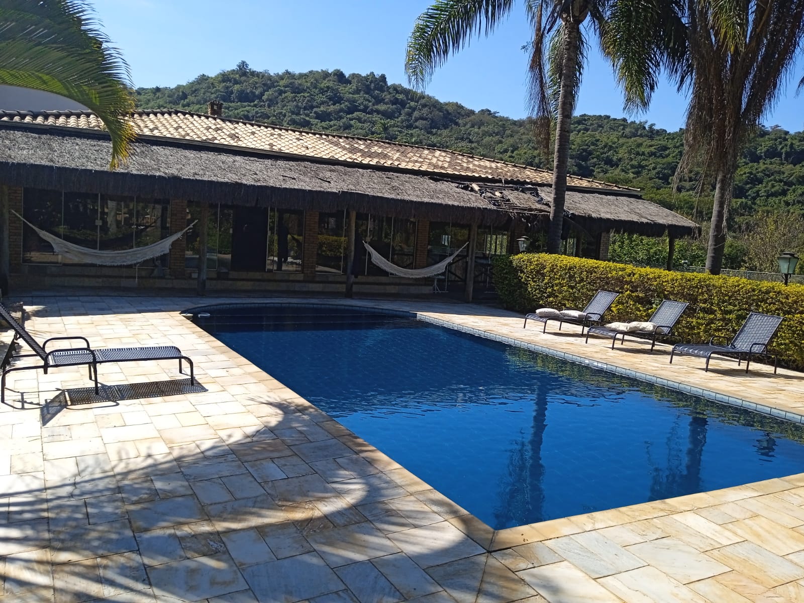 Casa 5 dormitórios e 1360 m² de Área Construída à Venda no Cafezal 5
